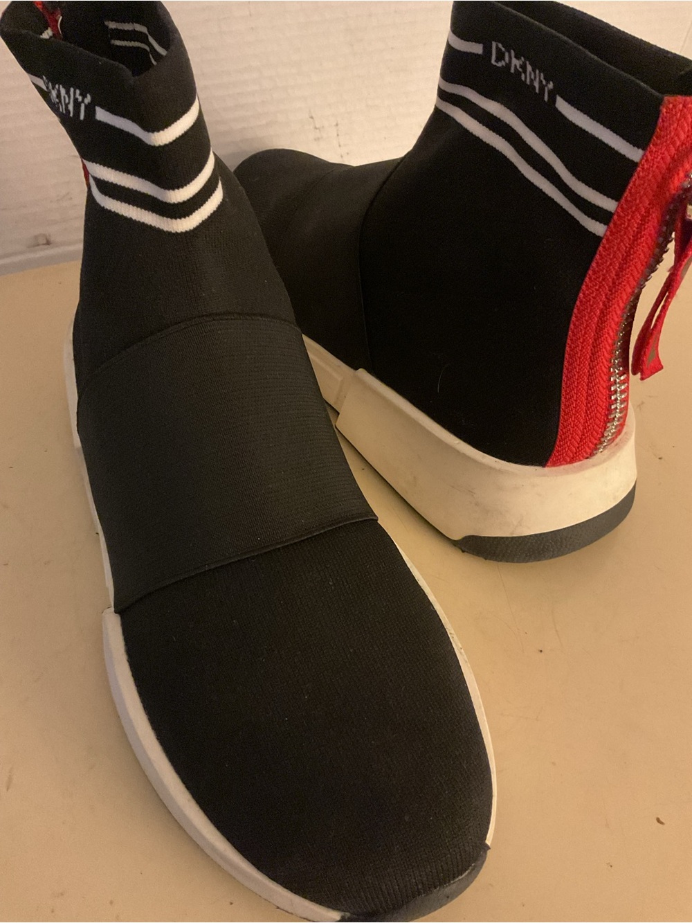 DKNY women Black Knit High-Top Sneakers with Red Heel Zip platform sneakers US 9